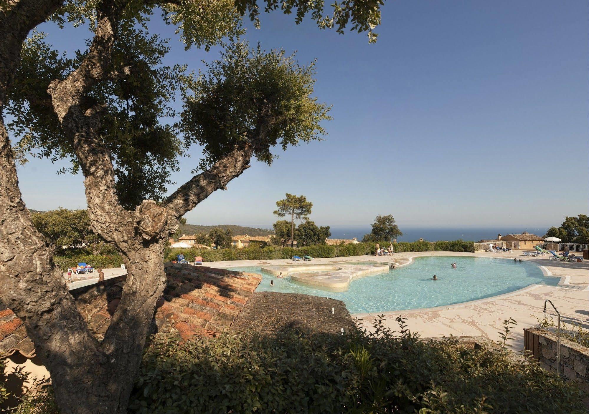 P&V Residence Le Hameau Des Issambrr Sainte-Maxime Eksteriør bilde